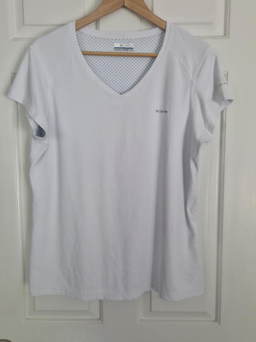 Columbia Women's White V-Neck Performance Tee